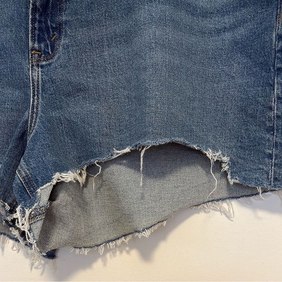 Abercrombie & Fitch the high rise 4” mom shorts NWT, sz 35 - Picture 9 of 13